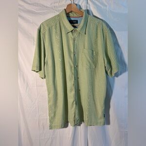 COVA Green Casual Button Down Shirt with Textured Fabric